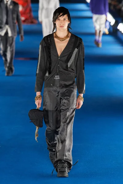 Look 38